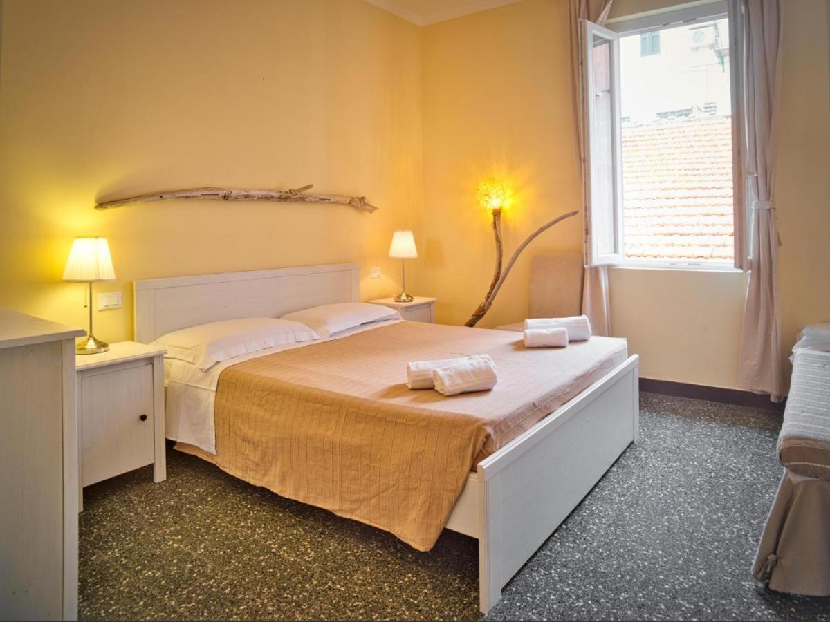 2 Passi Dal Mare Hotel Finale Ligure Buitenkant foto